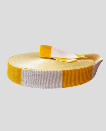 Rouleau de ceinture blanc jaune judo